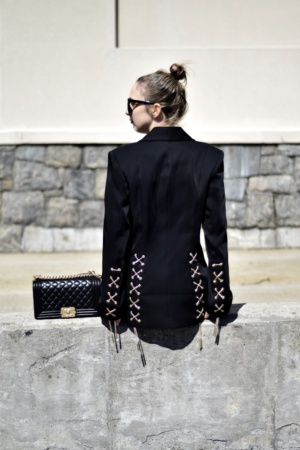 Statement Blazer and Sunnies #style #westchester #blogger #Blazer simply by simone #closeup blazer with chains