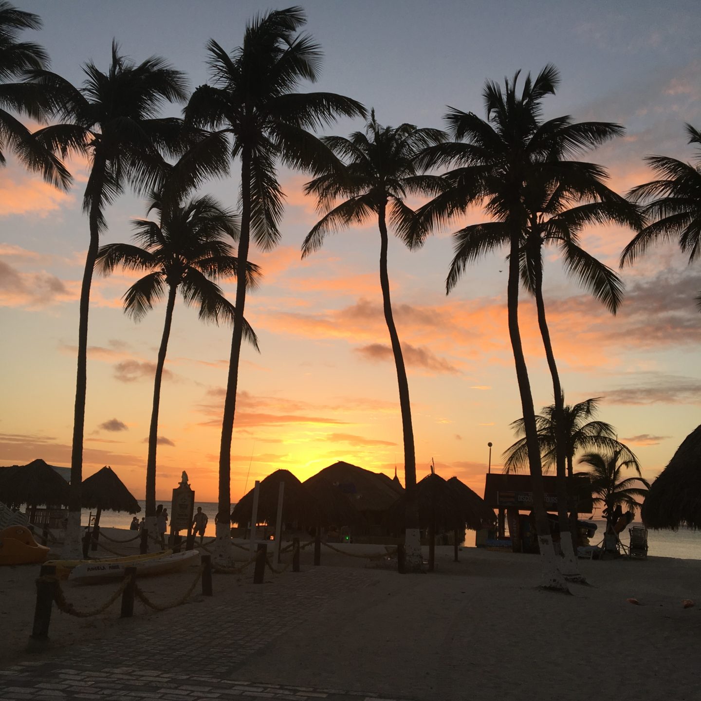 sunset-beach-aruba-vacation