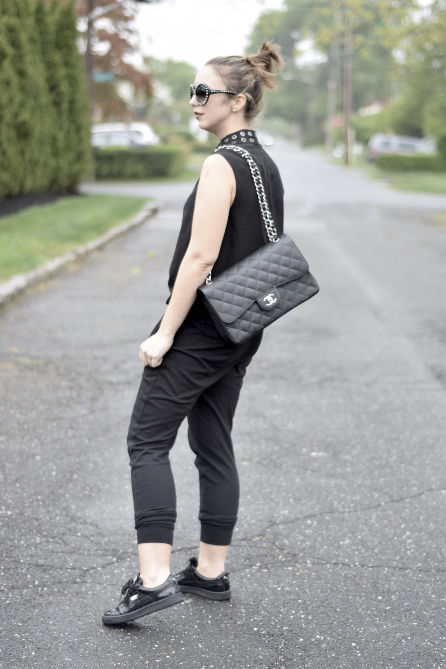 sweatpants-style-blogger-chanel