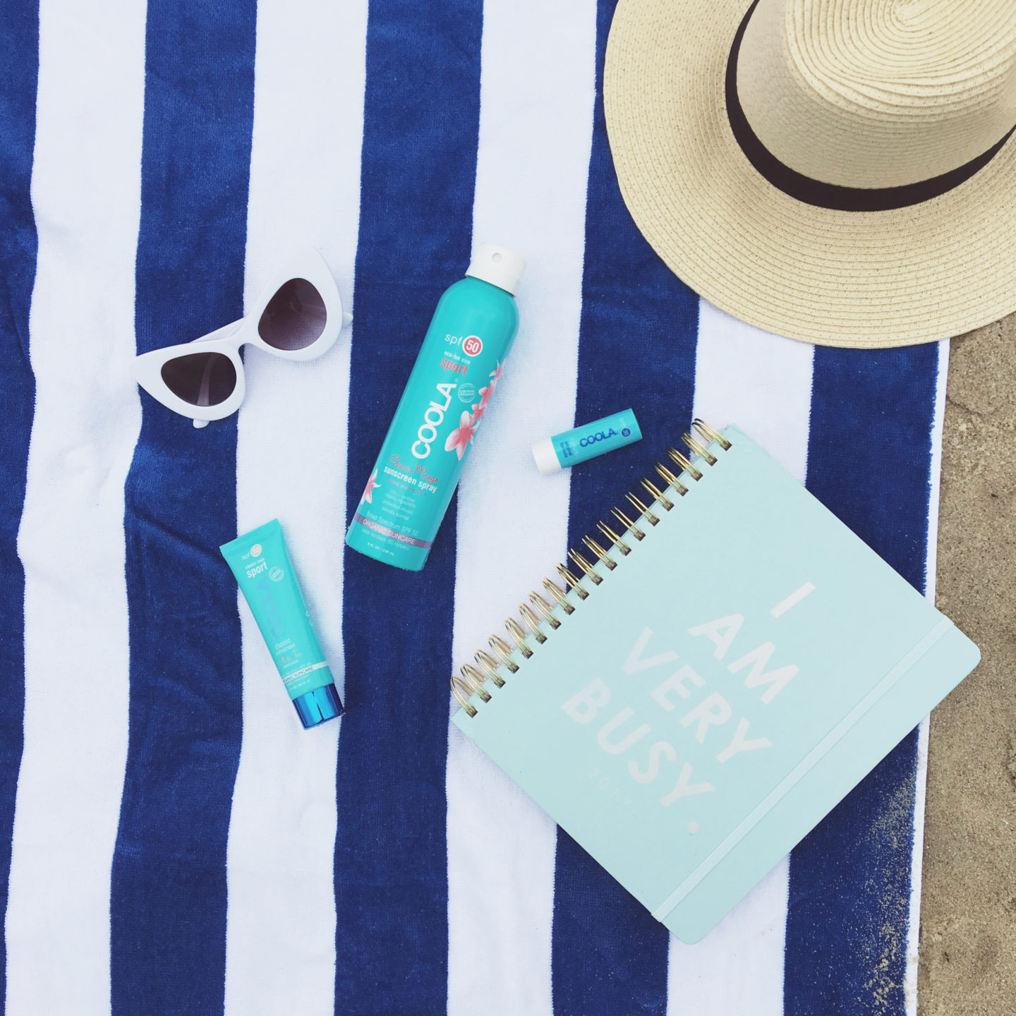 coola-sunscreen-beach-blogger