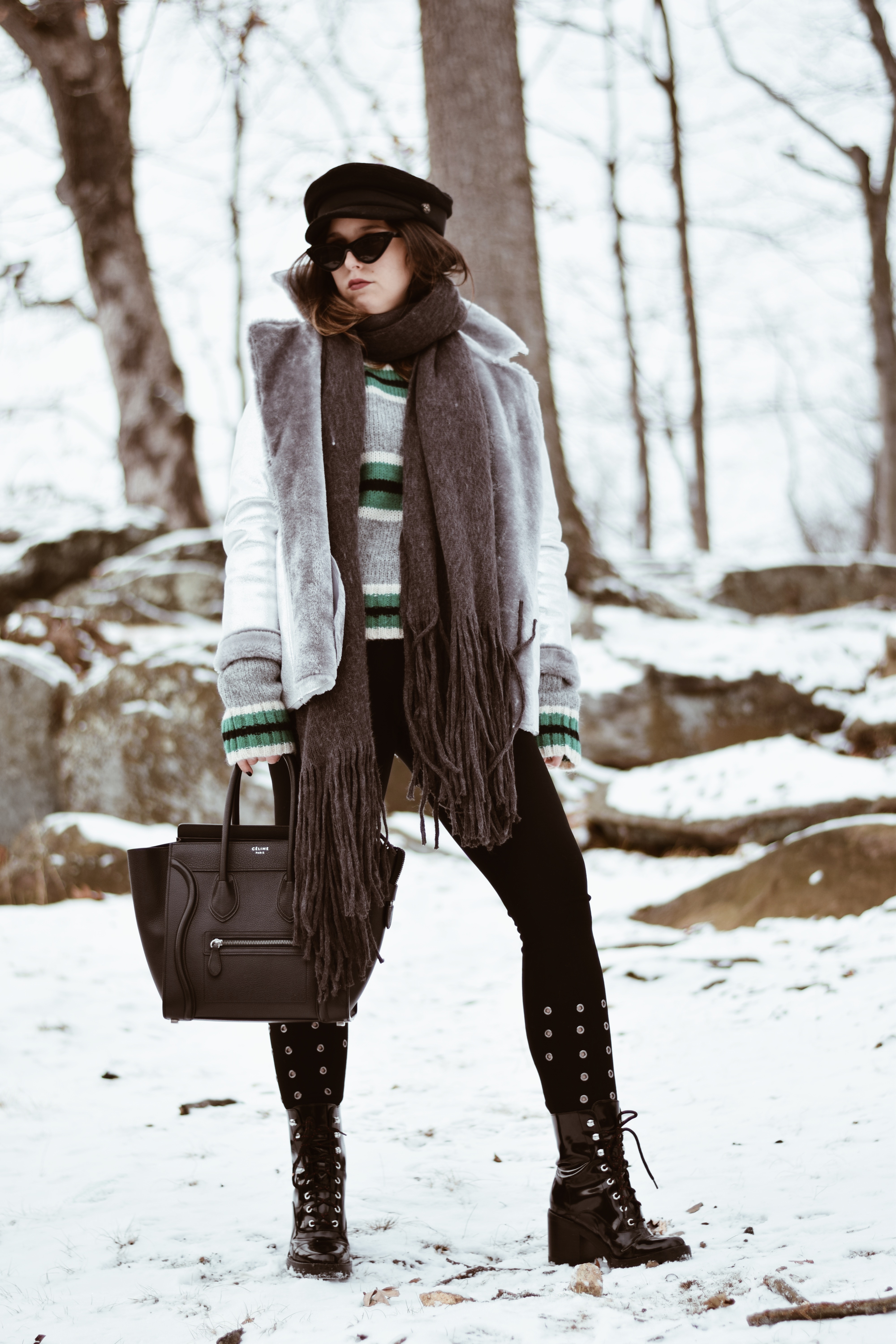 fashion-outfit-lysse-grommet leggings-sunglasses-trendy sunglasses-blogger-celine-silver jacket