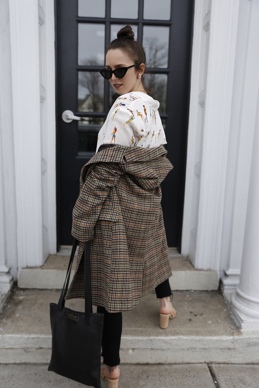 street style-check coat-spring style-outfit-tote bag-sezane-vintage
