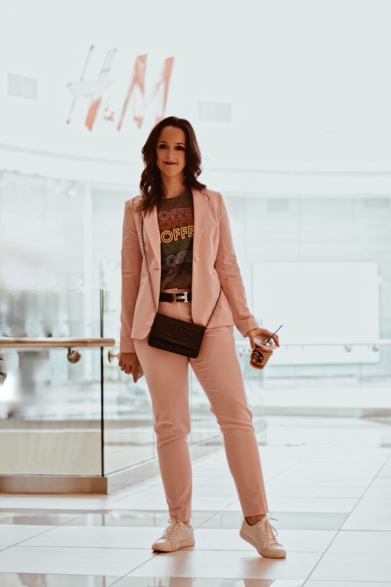 foxwoods resort casino-pink suit-chaser-tahari asl-chanel-travel-blogger-coffee tee-starbucks