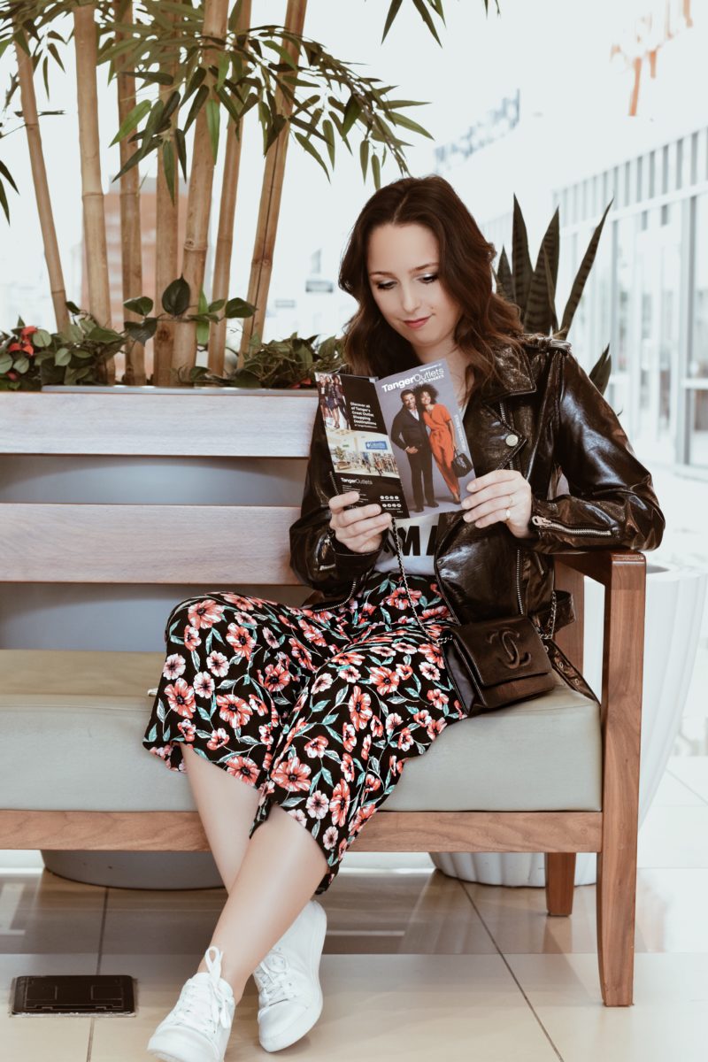 foxwoods resort casino-pink suit-chaser-tahari asl-chanel-travel-blogger-coffee tee-tanger-mall-shopping