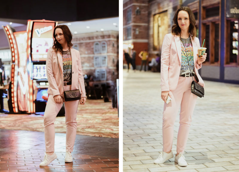 foxwoods resort casino-pink suit-chaser-tahari asl-chanel-travel-blogger-coffee tee