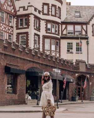 vintage style-head scarf-straw bag-style-westchester-outfit-fashion-inspiration-chicwish-dvf