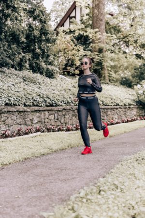 Workout Tips-Stronger Workout Clothes-Throwback Set-Nike-Lifestyle-Blogger-Westchester-Rayban-Roses-Nature