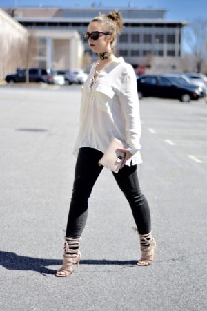 The It Blouse feat. Mint Julep Boutique-Blogger-Fashion-Style-Lace Up Blouse-Spring #springstyle #blogger #fashion #oufit #style