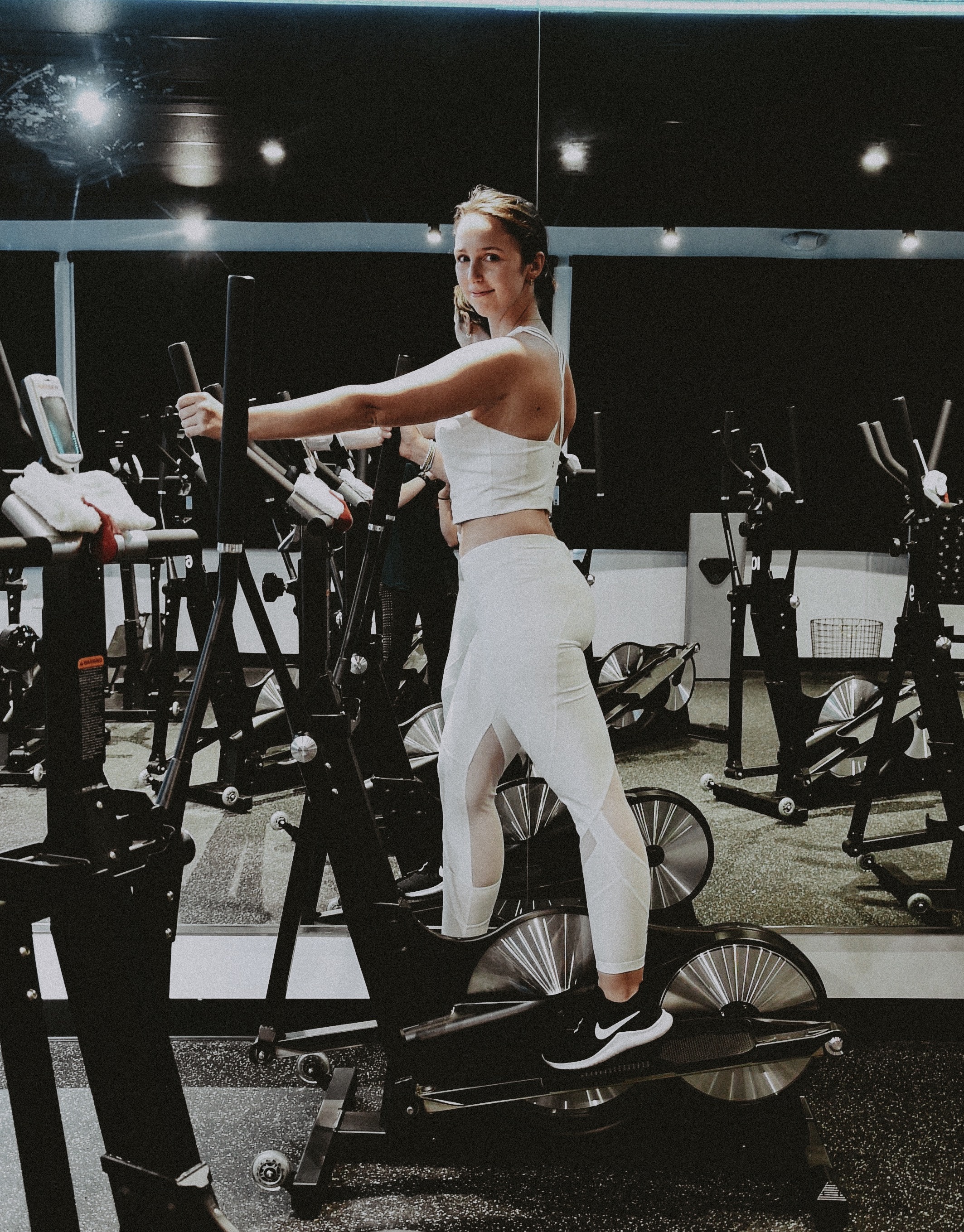 Simone Piliero-Simply by Simone-Club Sweat-Elliptical-Workout-Fitness-Greenwich-Westchester County-Fairfield County-Connecticut #bloggerevents #westchester #newyorkblogger #ctblogger #simplybysimone #sweatybetty #whiteworkoutset #fitness #lifestyle #workoutstyle 