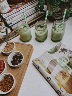 Two Summer Mocktails That Will Leave You Feeling Refreshed- Honeydew Cucumber Mint Mocktail - Simply by Simone #cheers #cocktails #mocktails #drinks #summer #refreshed #blogger #lifestyle #lifestyleblog #lifestyleblogger #cocktail #mocktail #honeydew #paperstraws #decor #flowers #cocktailcourier