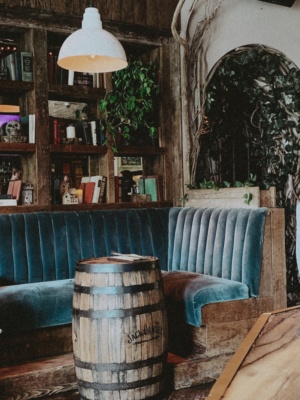 Where To Get The Best Frozen Rosé In NYC – Common Ground – Meatpacking District - Drinks - Frozé – Bar - Resturant - New York City #nyc #newyorkcity #frosé #rosé #cheers #summer #travel #vacation