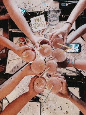 Where To Get The Best Frozen Rosé In NYC – Adoro Lei - Drinks - Frozé – Bar - Resturant - New York City #nyc #newyorkcity #frosé #rosé #cheers #summer #travel #vacation