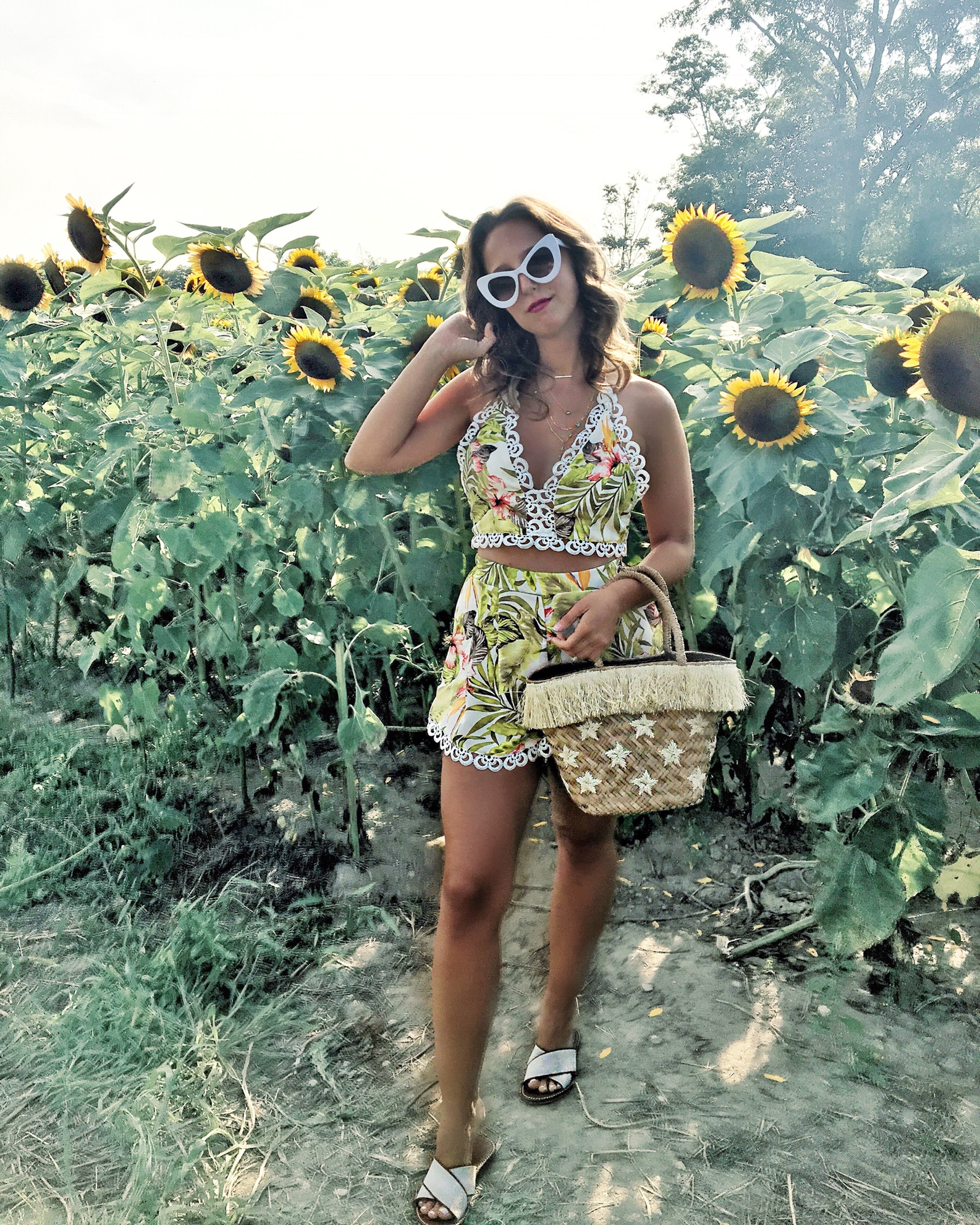 FOUR B - Top 10 Things To Do On The North Fork This Summer #northfork #nofo #blogger #summer #sunflower #longisland #travel #vacation #summer #bloggerstyle #summerstyle #outfit #summeroutfit