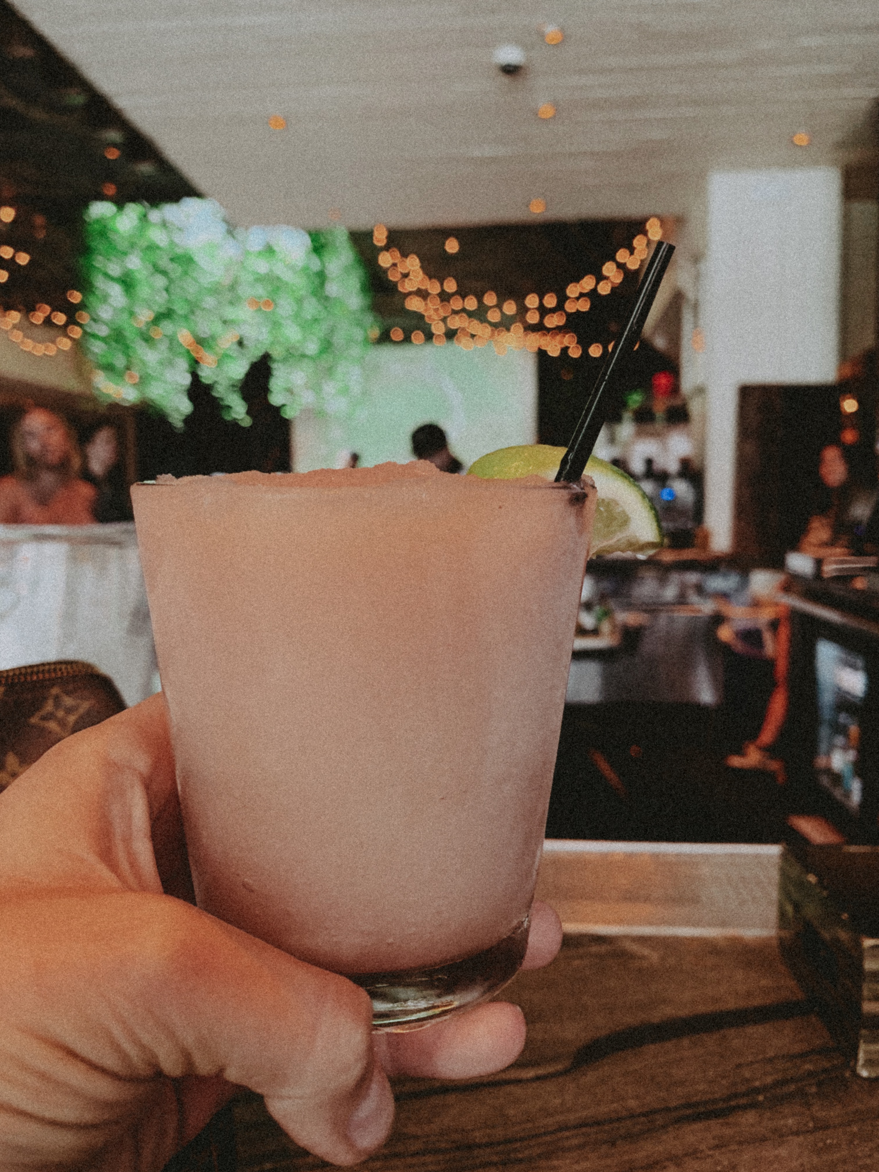 Where To Get The Best Frozen Rosé In NYC – Common Ground – Meatpacking District - Drinks - Frozé – Bar - Resturant - New York City #nyc #newyorkcity #frosé #rosé #cheers #summer #travel #vacation