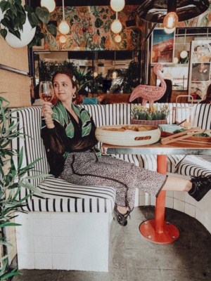Where To Get The Best Frozen Rosé In NYC – A Summer Day cafe - Drinks - Frozé – Bar - Resturant - New York City #nyc #newyorkcity #frosé #rosé #cheers #summer #travel #vacation