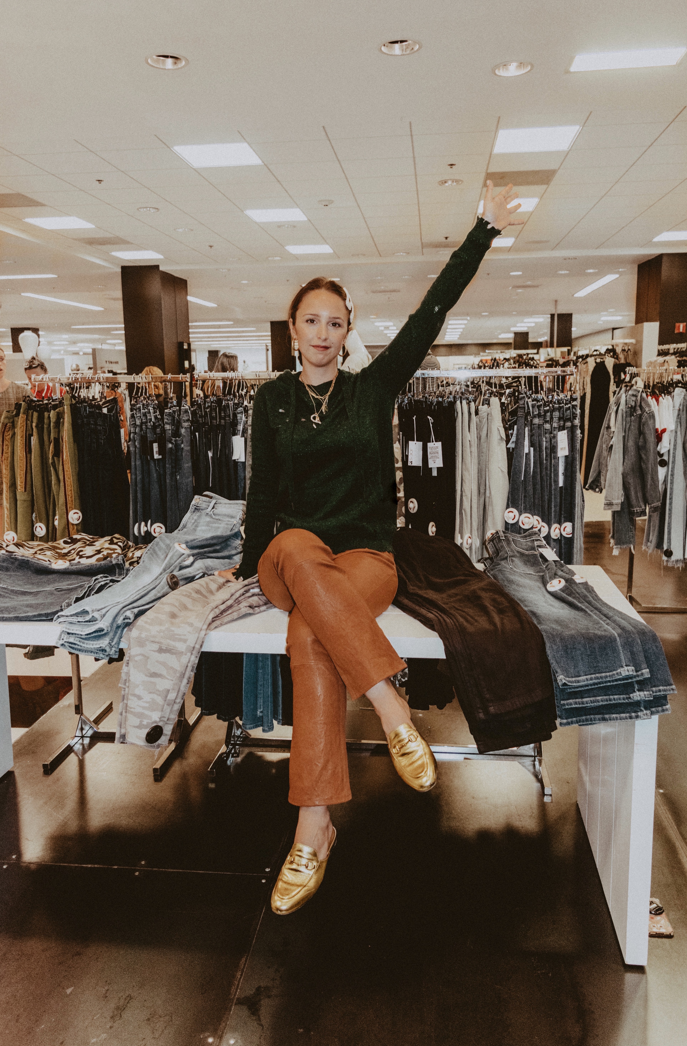 Bloomingdale's White Plains Denim Days Sale - Why To Shop In-Store #bloomigndales #fall #fallfashion #fallstyle #falloutfit #denin #jeans #designersale #designerdenim #frame #fashion #outfit #style #shopping #sale