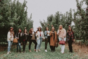 Girls Trip Apple Picking and Pumpkin Picking Outside of NYC - Simply by Simone - Simone Piliero - Photographer Riley McCarthy – Westchester Blogger Babes – Group Photo – Breakfast Ate Tiffany – Audille B – Maria Lago – Ms Westchester – Nicole Vitale – Pearls and Places – Simply Signorina – Westchester Carbdashian - Fall Fashion - Fall Outfit - Fall Style - Apples - Tree - Louis Vuitton #fashion - Camel Coat - Black Jeans - Vans Sneakers - fashion poses - #outfit #style #fallfashion #falloutfit #westchestercounty #dutchesscounty #nyc #northofnyc #suburbs #pumpkinpicking #bloggerstyle #applepicking #groupphoto