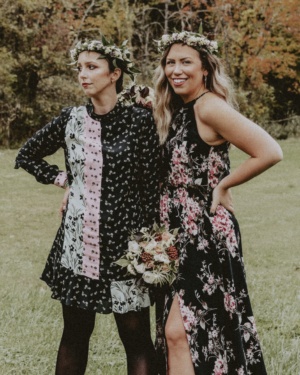 10 Easy Inexpensive Ways To Pay It Forward - Jackie Giardina - Westchester County - Bedford - New York #payitforward #petalitforwad #westchester #bloggers #bff #photoinspiration #pose #nicolemiller #floraldress #winterstyle #fallstyle #falloutfit #fallfashion #maxidress #bloggerstyle