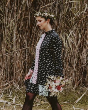 10 Easy Inexpensive Ways To Pay It Forward - Jackie Giardina - Westchester County - Bedford - New York #payitforward #petalitforwad #westchester #bloggers #bff #photoinspiration #pose #nicolemiller #floraldress #winterstyle #fallstyle #falloutfit #fallfashion #maxidress #bloggerstyle #flowers #flowercrows #bridal #bouquet #flowerbouquet #bridesmaids
