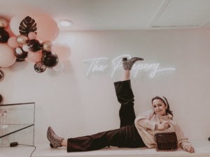 The Most Instagramable Places in Westchester County New York - Mount Kisco - The Poppery - Fashion Blogger - Lifestyle Blogger #instagramable #mostinstagramableplaces #flowerwall #westchester #blogger #fashion #outfit #style #winterfashion #winteroutfit #winterstyle #everlane #thepoppery #cakepops #bakery #instagram #neonsign