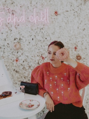 The Most Instagramable Places in Westchester County New York - White Plains - Mad Donuts - Westchester Mall - ASOS - Fashion Blogger - Lifestyle Blogger #instagramable #mostinstagramableplaces #flowerwall #westchester #blogger #fashion #outfit #style #winterfashion #winteroutfit #winterstyle #everlane #asos #donuts #instagram