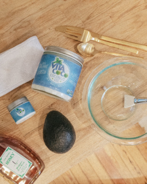 INGREDIENTS - Honey - Avocado - Coconut Oil - Avocado-coconut-oil-face-mask-for-glowing-skin-Simone-Piliero-Simply-by-Simone #beauty #skincare #DIY #DIYfacemask #cleanskincare #cleanbeauty #coconutoil #vitacoco #skincaretips #beautytips