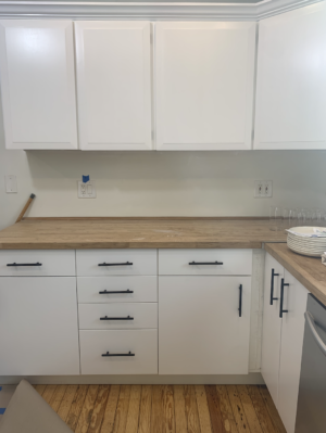 How To Paint Wooden Kitchen Cabinets - Step by Step Guide - Final Product - Kitchen Photos #diy #cabinets #Kitchen #painting #kitchencabinets #paintingkitchen #benjaminmoore #beforephotos #home #diyhome #homeproject #westchestercounty #newyork Simone Piliero - Simply by Simone