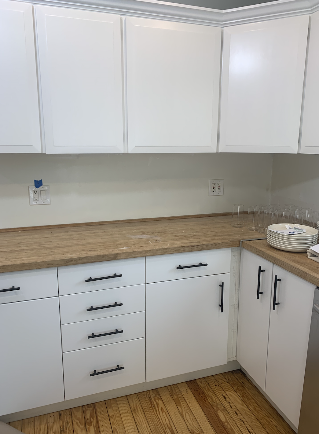 How To Paint Wooden Kitchen Cabinets - Step by Step Guide - Final Product - Kitchen Photos #diy #cabinets #Kitchen #painting #kitchencabinets #paintingkitchen #benjaminmoore #beforephotos #home #diyhome #homeproject #westchestercounty #newyork Simone Piliero - Simply by Simone