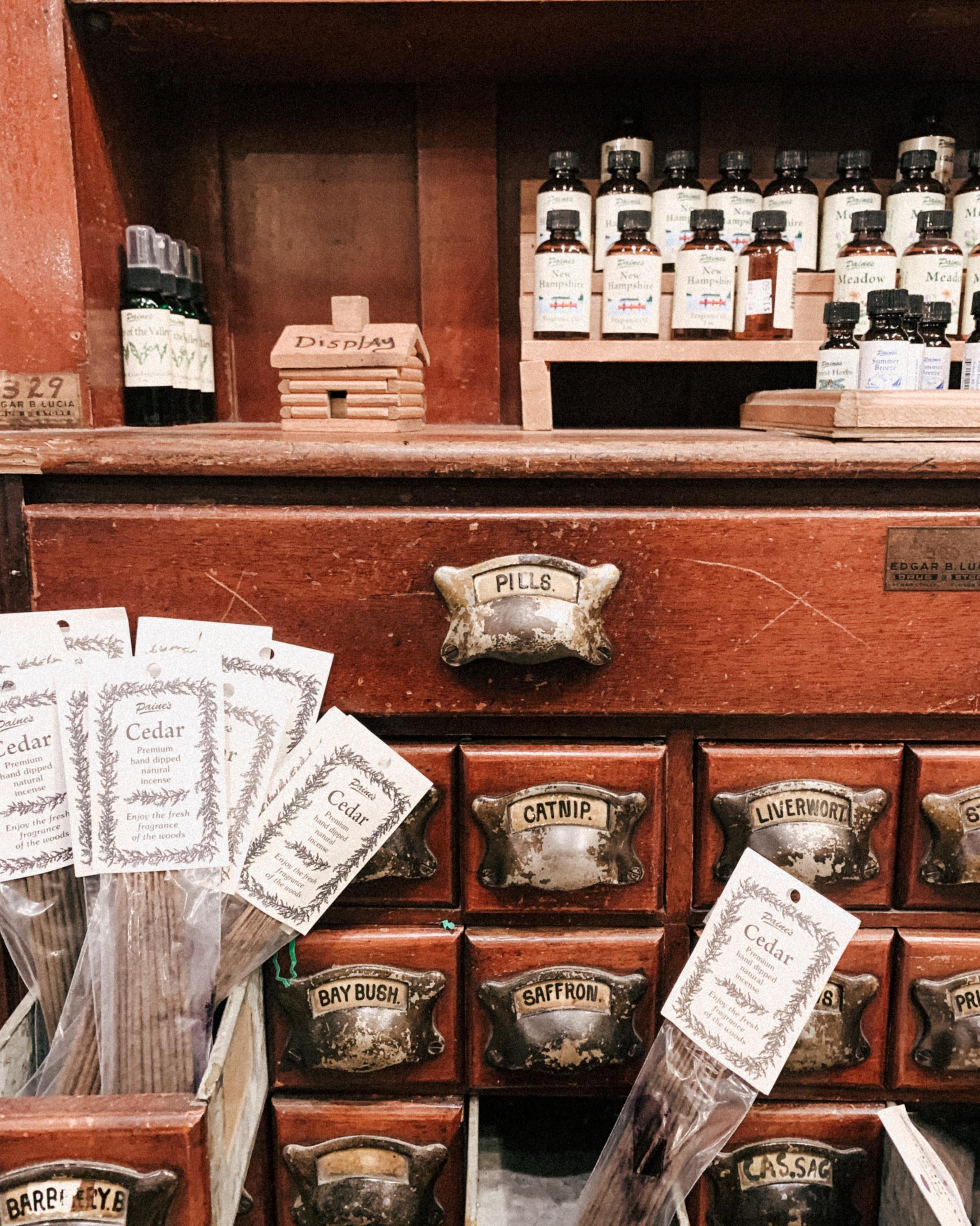North Conway, New Hampshire Travel Guide - Vintage Pharmacy - Zebs General Store - Simply by Simone - #newengland #travel #newhampshire #roadtrip #westchestercounty #northconway #newhampshiretravel #mountwashington #newenglandtravel 