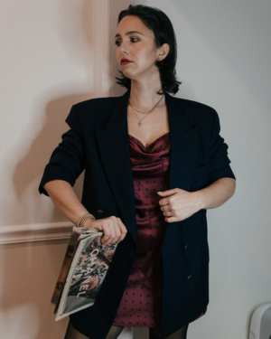 Guide: Winter Outfit Ideas - Items to Grab for Cool Casual Style - Loose Fitting Dresses - Simply by Simone #winteroutfit #winteroutfitideas #winterstyle #casualstyle