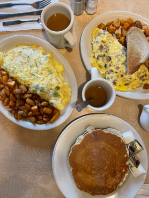 Breakfast at the country corner cafe southold new york