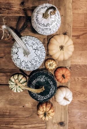 How To Throw A Spooky Last-Minute Halloween Party | Amazon Halloween Party Finds | Halloween Decor for a Last-Minute Party | Halloween Treats for a Last-Minute Halloween Party | Everything You Need to Throw A Halloween Party | Spooky Halloween Decorations | Painted Pumpkins