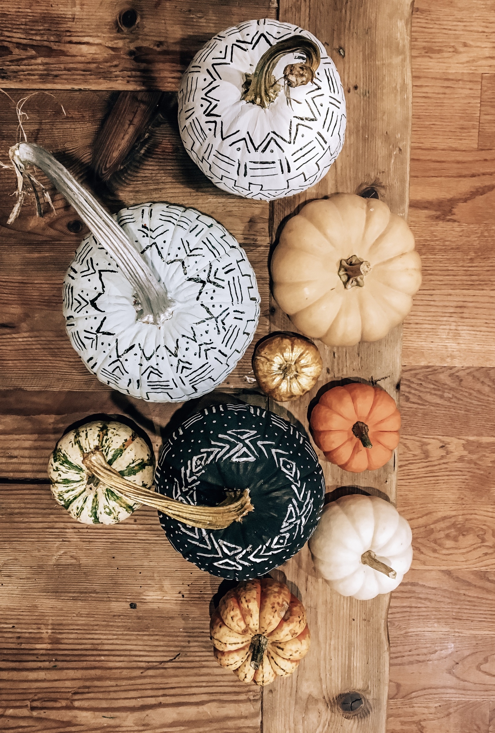  How To Throw A Spooky Last-Minute Halloween Party | Amazon Halloween Party Finds | Halloween Decor for a Last-Minute Party | Halloween Treats for a Last-Minute Halloween Party | Everything You Need to Throw A Halloween Party | Spooky Halloween Decorations | Painted Pumpkins
