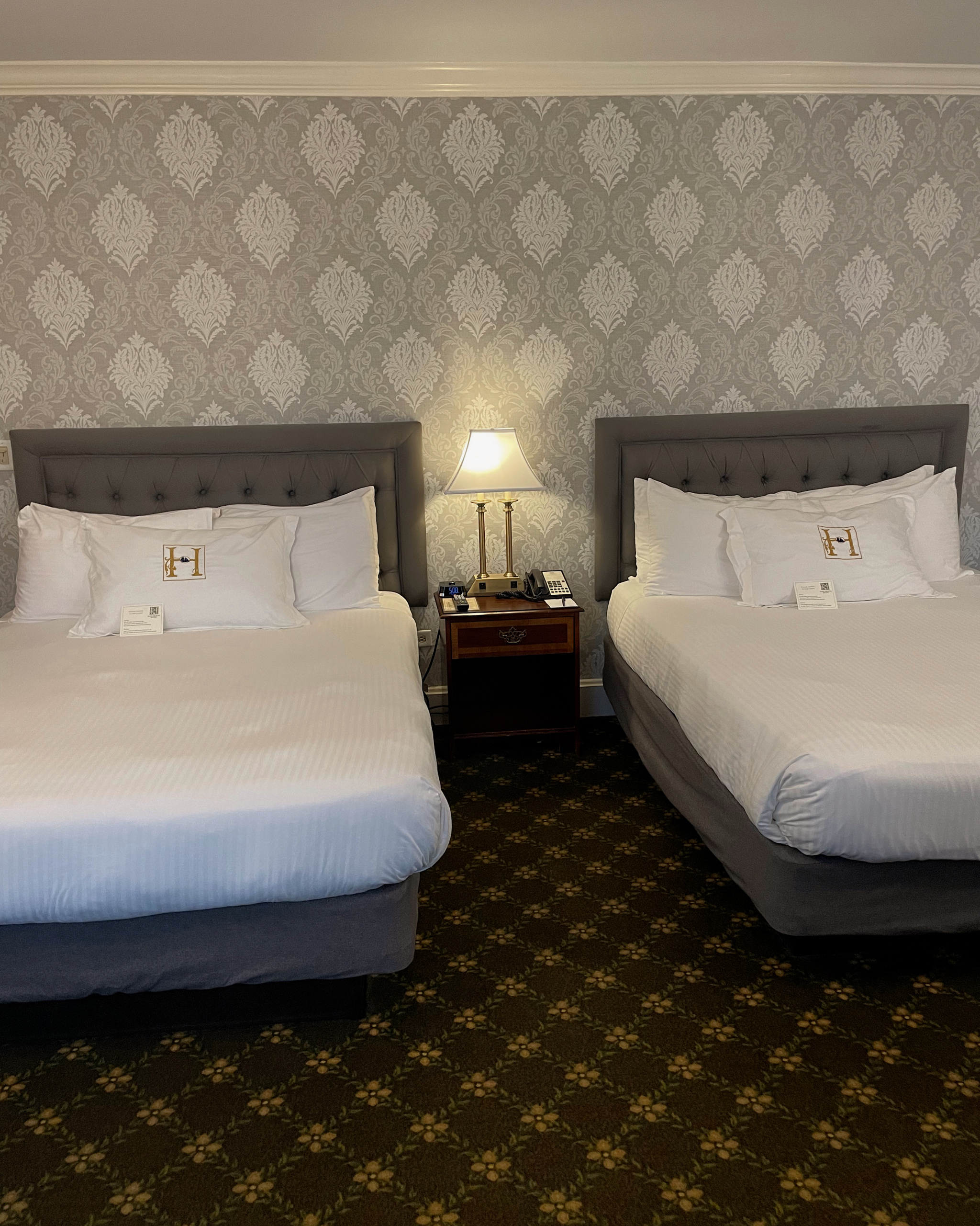 Salem Massachusetts Halloween Travel Guide, Hawthorne Hotel Bedroom