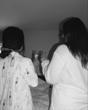 Everything You Need To Host a Coastal Bachelorette Weekend | Cape Cod Bachelorette | Wholesome Bachelorette Ideas | Cape Cad Massachusetts Bachelorette Itinerary | What To Do In Cape Cod for A Bachelorette Party | New England Bachelorette | Coastal Bachelorette Party Theme | Bachelorette Themes | How To Host A Coastal Bachelorette | Bridesmaids Gifts | MOH and Bride in Pajamas | Simply by Simone