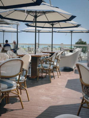 Everything You Need To Host a Coastal Bachelorette Weekend | Cape Cod Bachelorette | Wholesome Bachelorette Ideas | Cape Cad Massachusetts Bachelorette Itinerary | What To Do In Cape Cod for A Bachelorette Party | New England Bachelorette | Coastal Bachelorette Party Theme | Bachelorette Themes | How To Host A Coastal Bachelorette | Chatham Bars Inn Beach House Grill | Simply by Simone