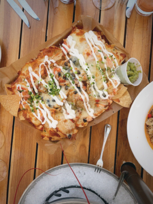Everything You Need To Host a Coastal Bachelorette Weekend | Cape Cod Bachelorette | Wholesome Bachelorette Ideas | Cape Cad Massachusetts Bachelorette Itinerary | What To Do In Cape Cod for A Bachelorette Party | New England Bachelorette | Coastal Bachelorette Party Theme | Bachelorette Themes | How To Host A Coastal Bachelorette | Chatham Bars Inn Beach House Grill Lobster Nachos | Simply by Simone