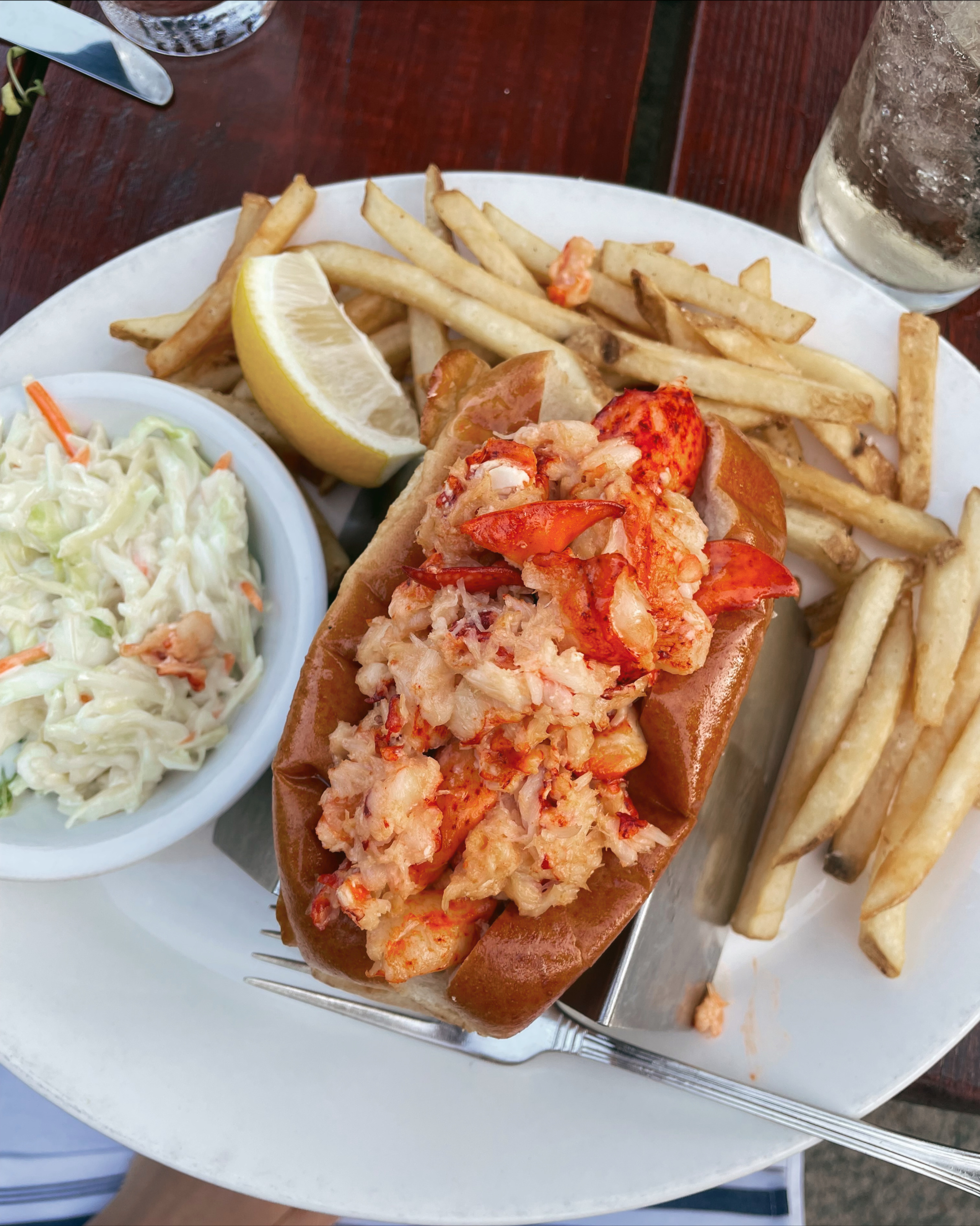 Everything You Need To Host a Coastal Bachelorette Weekend | Cape Cod Bachelorette | Wholesome Bachelorette Ideas | Cape Cad Massachusetts Bachelorette Itinerary | What To Do In Cape Cod for A Bachelorette Party | New England Bachelorette | Coastal Bachelorette Party Theme | Bachelorette Themes | How To Host A Coastal Bachelorette | Caroline’s Bar and Grill North Eastham MA Lobster Roll | Simply by Simone